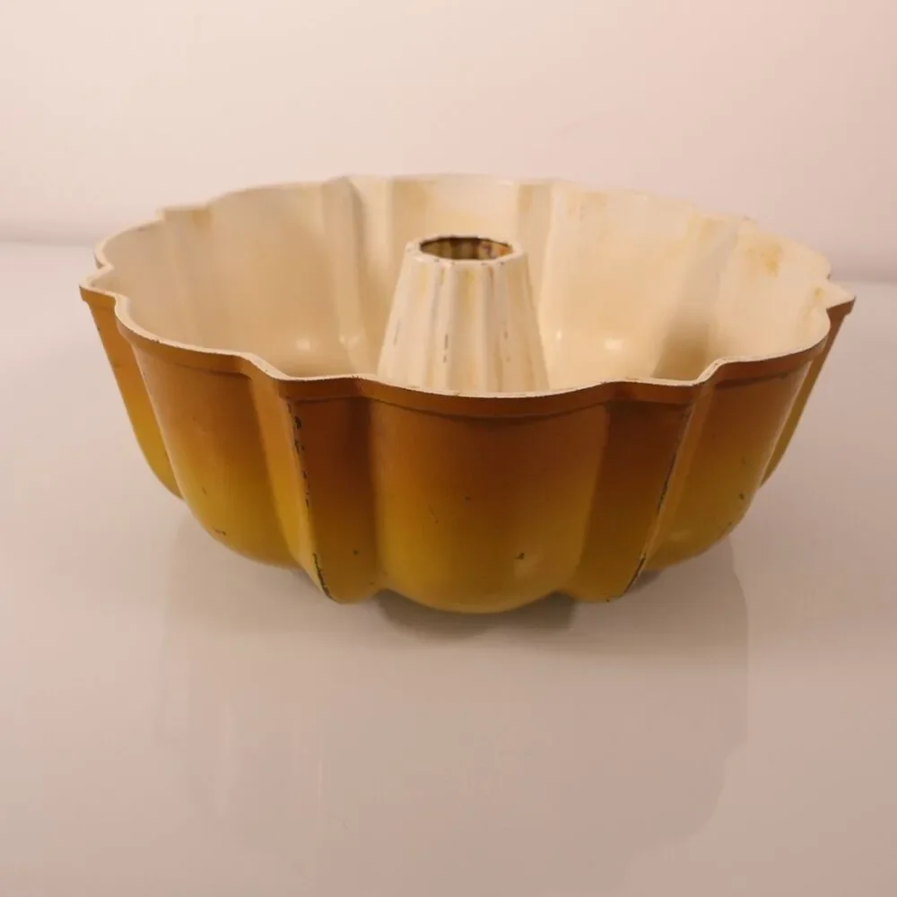 Vintage Bundt Brand Fluted Tube Pan Cake Baking Nordic Ware Yellow Heavy Duty